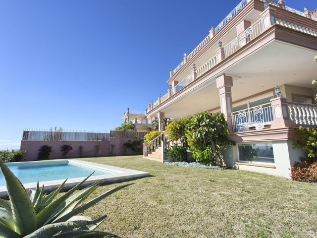 8 Soveroms Villa i Los Flamingos