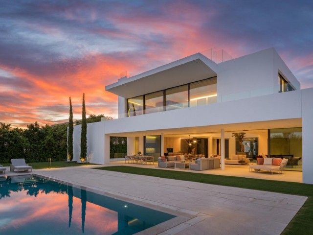 5 Soveroms Villa i The Golden Mile