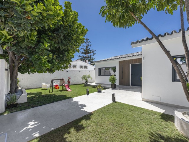 3 Sovrums Villa i Estepona