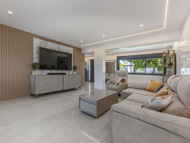 3 Sovrums Villa i Estepona