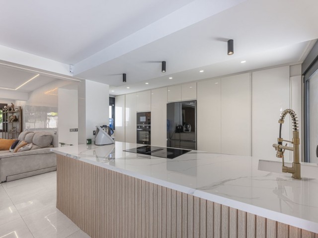 3 Sovrums Villa i Estepona
