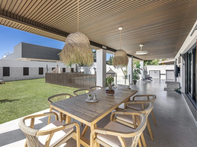 3 Sovrums Villa i Estepona