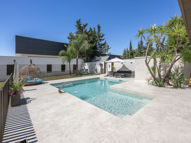 3 Sovrums Villa i Estepona