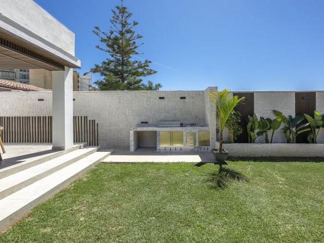 3 Sovrums Villa i Estepona