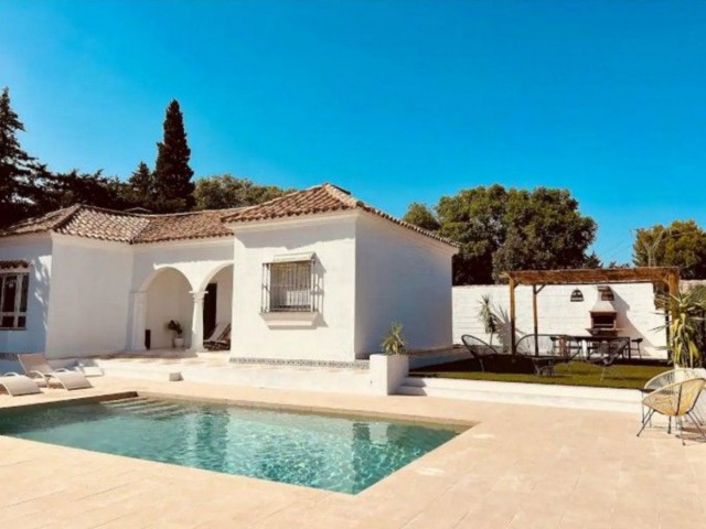 3 Sovrums Villa i Estepona