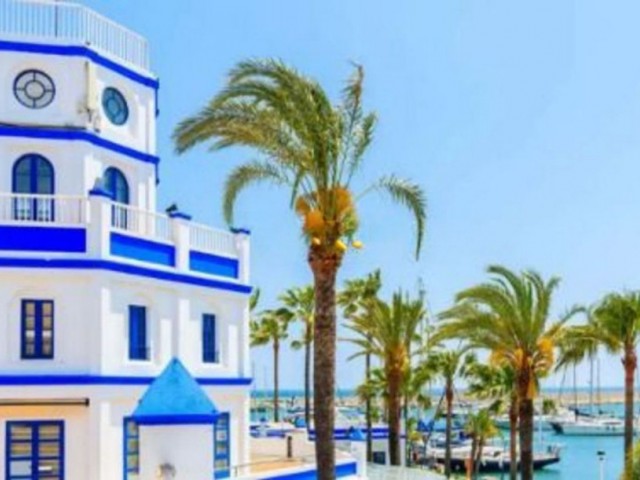 3 Sovrums Villa i Estepona