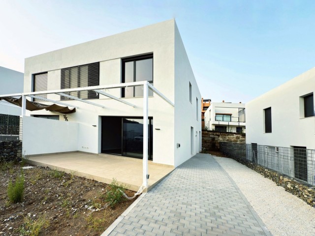 4 Bedrooms Townhouse in Riviera del Sol