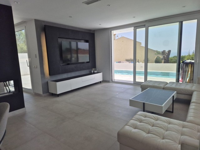 Villa avec 4 Chambres  à Torreguadiaro