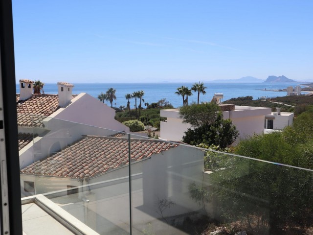 Villa avec 4 Chambres  à Torreguadiaro