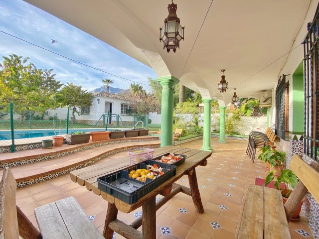 5 Bedrooms Villa in Marbella