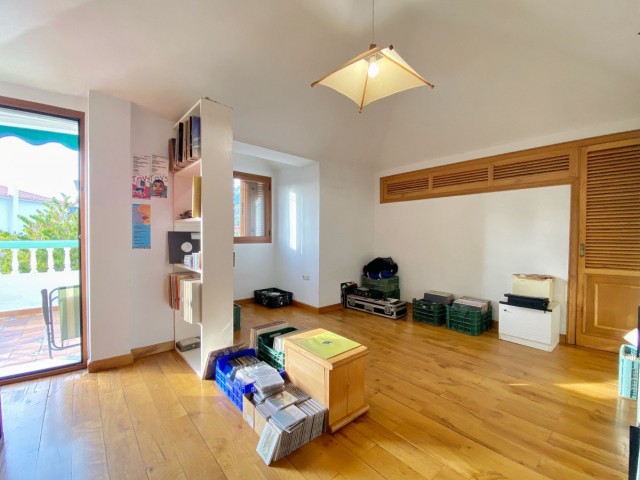 5 Bedrooms Villa in Marbella