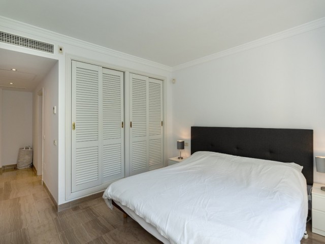 3 Bedrooms Apartment in Elviria