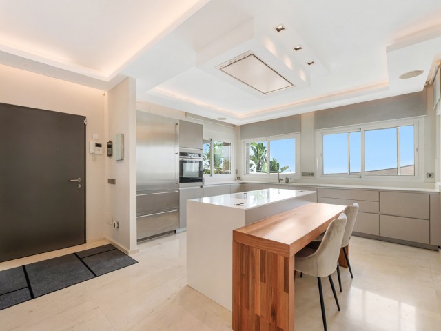 4 Schlafzimmer Villa in Nueva Andalucía