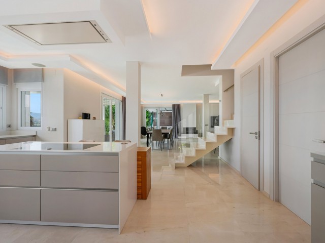 4 Schlafzimmer Villa in Nueva Andalucía