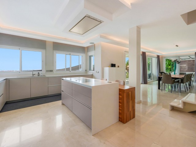 4 Schlafzimmer Villa in Nueva Andalucía