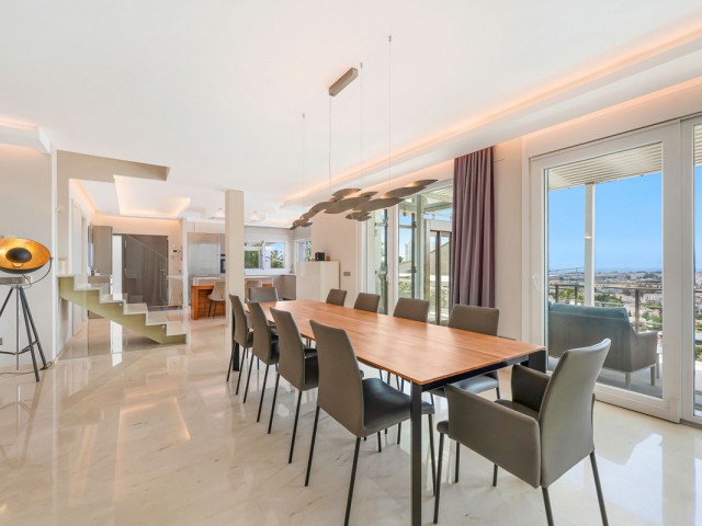 4 Schlafzimmer Villa in Nueva Andalucía