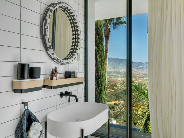 5 Bedrooms Villa in La Mairena