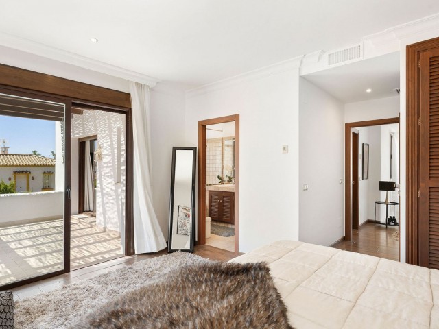 4 Bedrooms Villa in San Pedro de Alcántara