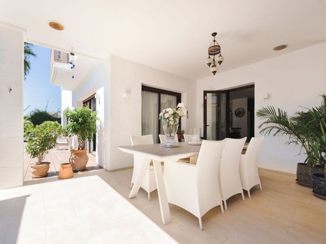 4 Bedrooms Villa in San Pedro de Alcántara