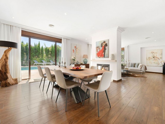 4 Bedrooms Villa in San Pedro de Alcántara