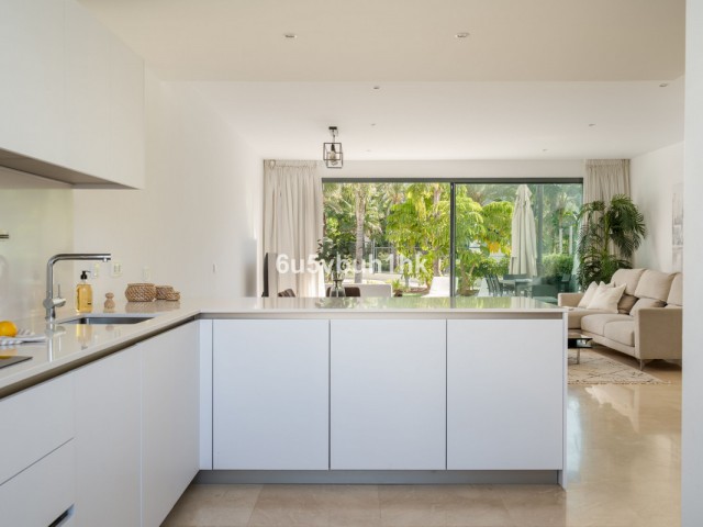 Maison mitoyenne avec 4 Chambres  à La Cala de Mijas