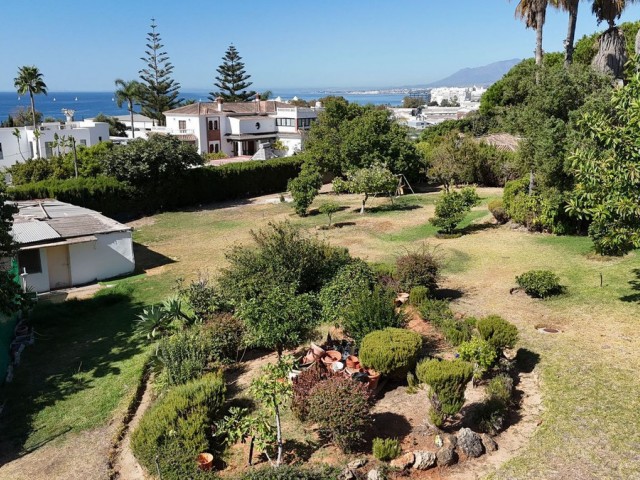 4 Bedrooms Villa in Marbella