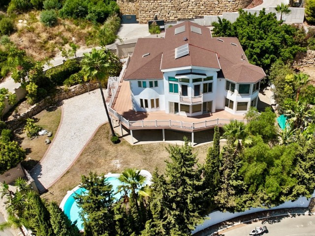 5 Soveroms Villa i Benahavís