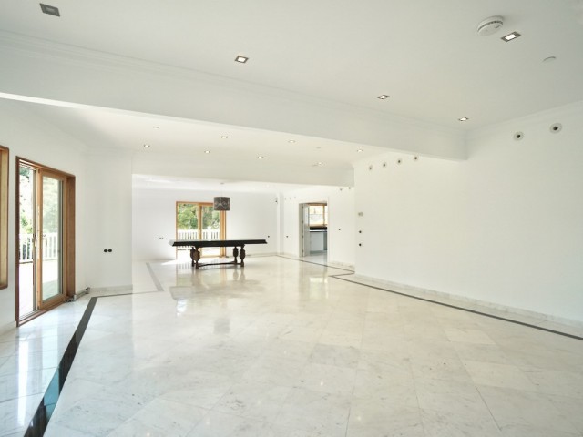 5 Soveroms Villa i Benahavís