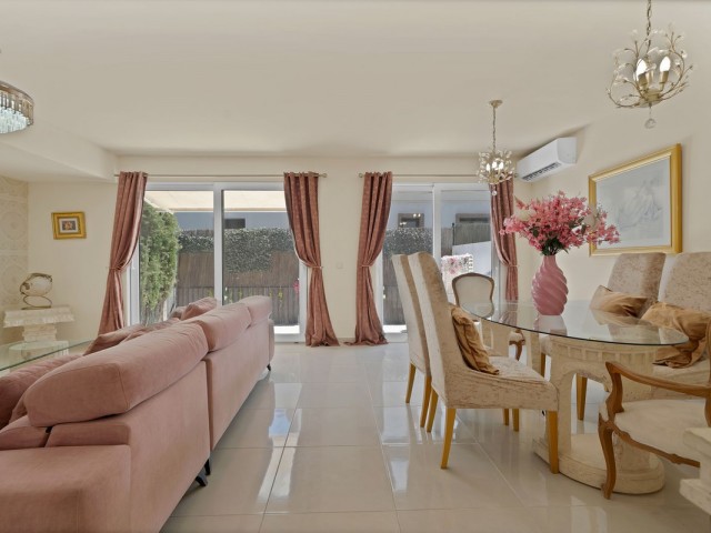 4 Bedrooms Townhouse in El Paraiso