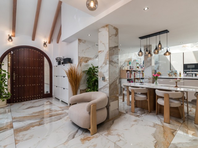 4 Bedrooms Villa in Nueva Andalucía