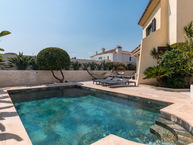 4 Bedrooms Villa in Nueva Andalucía