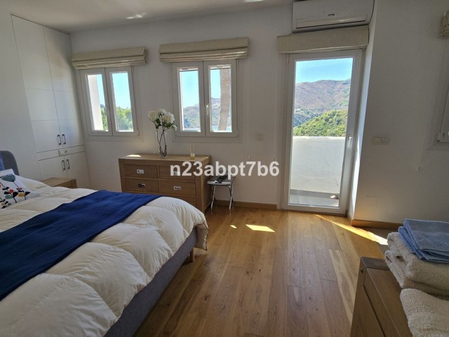 3 Makuuhuoneen Rivitalo Istán