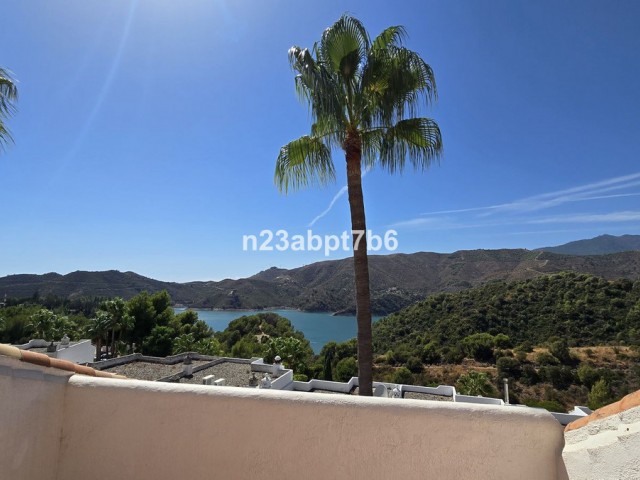 3 Makuuhuoneen Rivitalo Istán