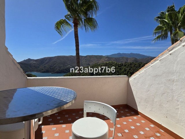 3 Makuuhuoneen Rivitalo Istán