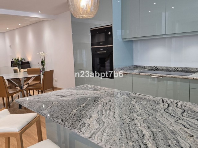 Maison mitoyenne, Istán, R5158084