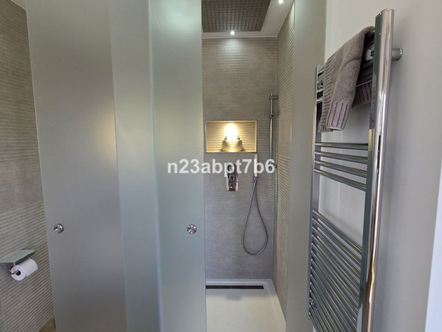 Maison mitoyenne avec 3 Chambres  à Istán