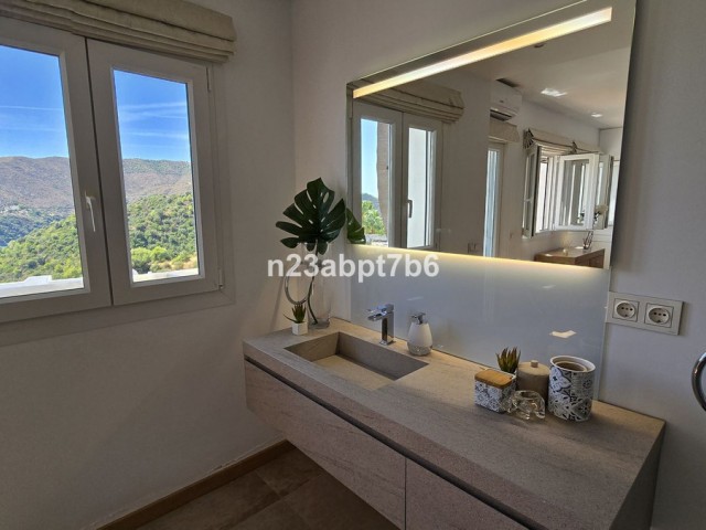 3 Makuuhuoneen Rivitalo Istán