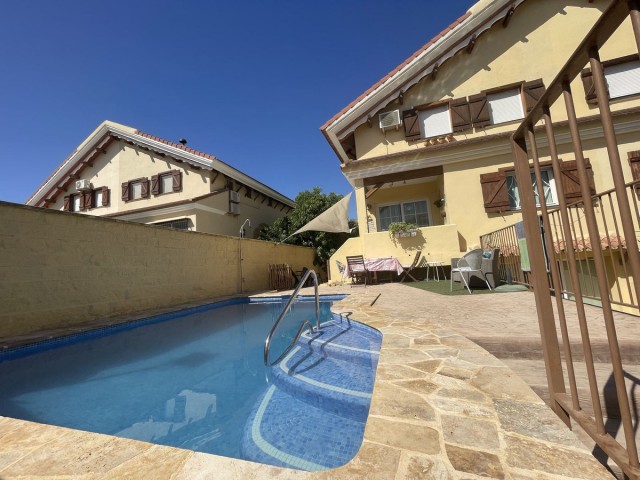 5 Schlafzimmer Villa in Alhaurín de la Torre