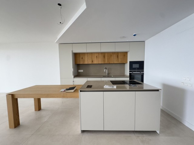 2 Slaapkamer Appartement in Higueron