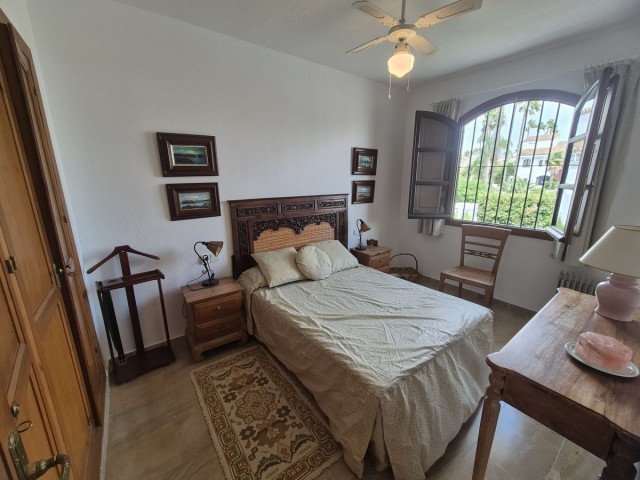 4 Slaapkamer Rijtjeshuis in Guadalmina Baja