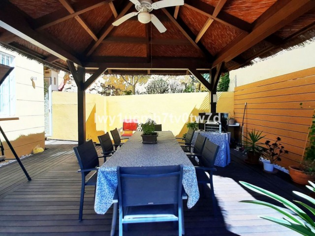 3 Bedrooms Apartment in Malagueta