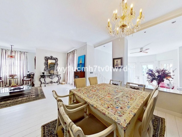 3 Bedrooms Apartment in Malagueta