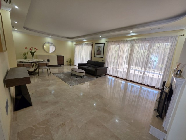 4 Bedrooms Villa in Las Chapas