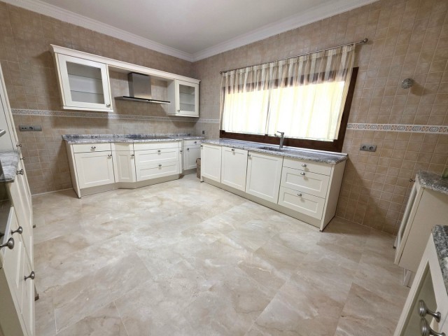 4 Bedrooms Villa in Las Chapas
