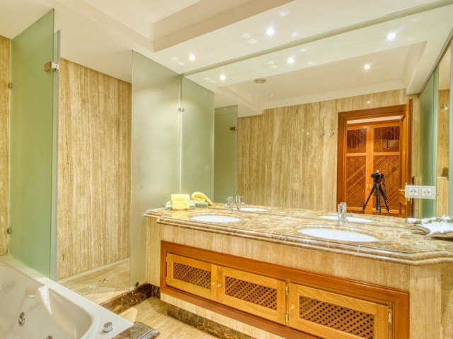 2 Soveroms Leilighet i Estepona