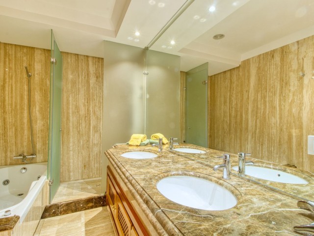 2 Soveroms Leilighet i Estepona