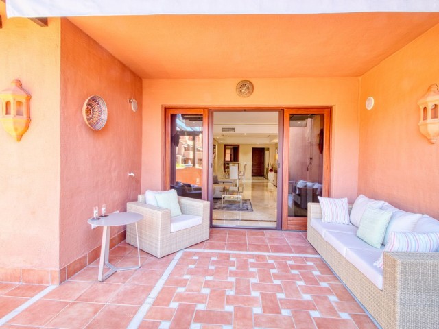 2 Bedrooms Apartment in Estepona