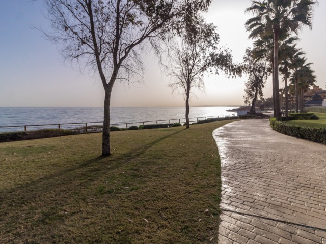 2 Bedrooms Apartment in Estepona