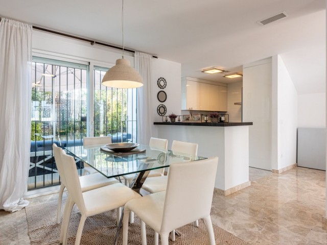 3 Soveroms Rekkehus i Nueva Andalucía