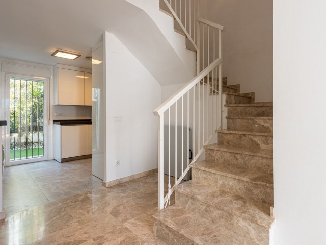 3 Soveroms Rekkehus i Nueva Andalucía